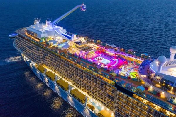 Tour du thuyền sang trọng nhất thế giới Spectrum of the Seas 5N5Đ Thượng Hải - Okinawa