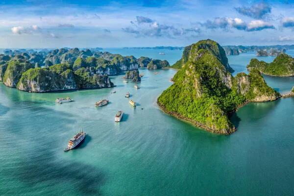 Tour du thuyền Hạ Long 2 ngày 1 đêm : Lịch trình, hoạt động, giá cả & kinh nghiệm đặt tour