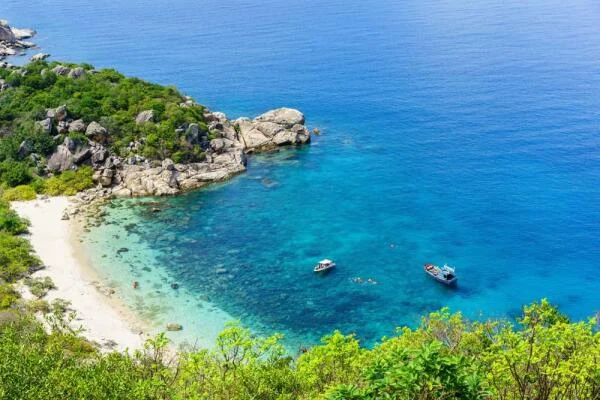 Phê Travel mở lối cho hành trình khám phá tour Bình Hưng của riêng bạn