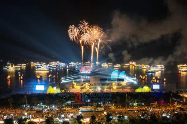 Carnaval Hạ Long 2025 (27/4 - 1/5): Tour đoàn giá ưu đãi cùng Phê Travel!