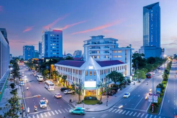 Vị trí khách sạn ÊMM Huế: Trung tâm kết nối đến các địa điểm du lịch nổi tiếng Cố Đô