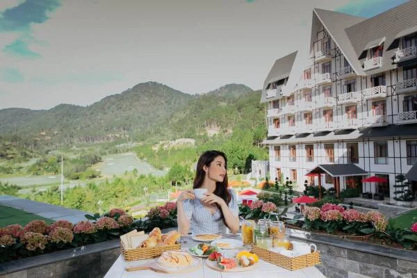 Tại sao Swiss-Belresort Tuyền Lâm lại khiến du khách say đắm đến vậy?