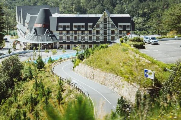 Swiss-Belresort Tuyền Lâm: Khi kiến trúc Anglo-Normand "gặp gỡ" thiên nhiên Đà Lạt