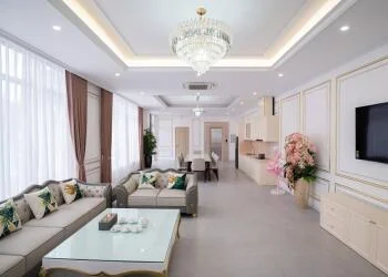 So sánh chi tiết khách sạn trà cổ long beach luxury với các khách sạn cùng khu vực trung tâm thành phố Hạ Long