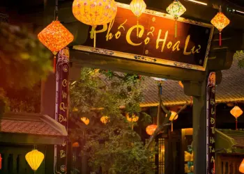 Khách sạn gần Phố cổ Hoa Lư đẹp, giá tốt, ngắm trọn vẻ đẹp lung linh về đêm