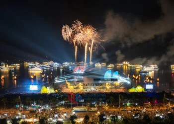 Carnaval Hạ Long 2025 (27/4 - 1/5): Tour Đoàn Giá Ưu Đãi Cùng Phê Travel!
