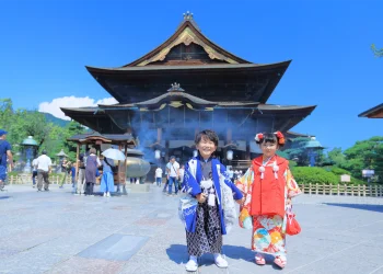 Lạc lối ở Tokyo: Khám phá toạ độ chụp ảnh đẹp "quên lối về"