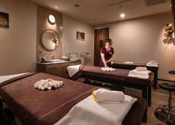 Tắm lá thuốc Dao đỏ Mẩy Spa Pao's Sapa: Nguồn gốc, Quy trình, Bảng giá dịch vụ