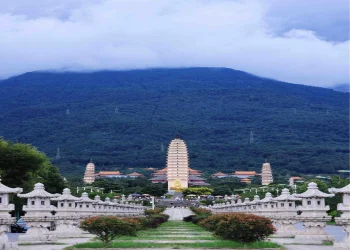 Tam Tháp Đại Lý: Kỳ quan ngàn năm giữa non nước hùng vĩ