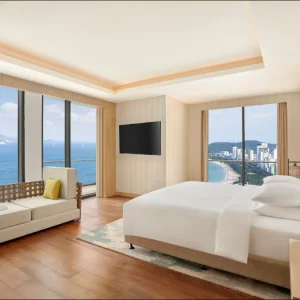 hang-phong-nha-trang-bay-suite-with-1-king-bed