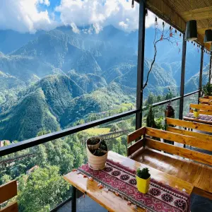 quan-cafe-view-thung-lung-gan-pistachio-hotel-sapa-2