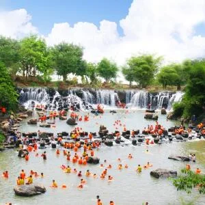 team-building-gan-tp-hcm-thac-giang-dien-trang-bom-dong-nai
