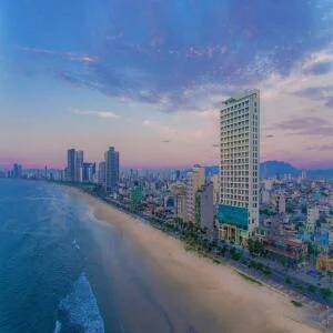 le-sands-oceanfront-da-nang-1