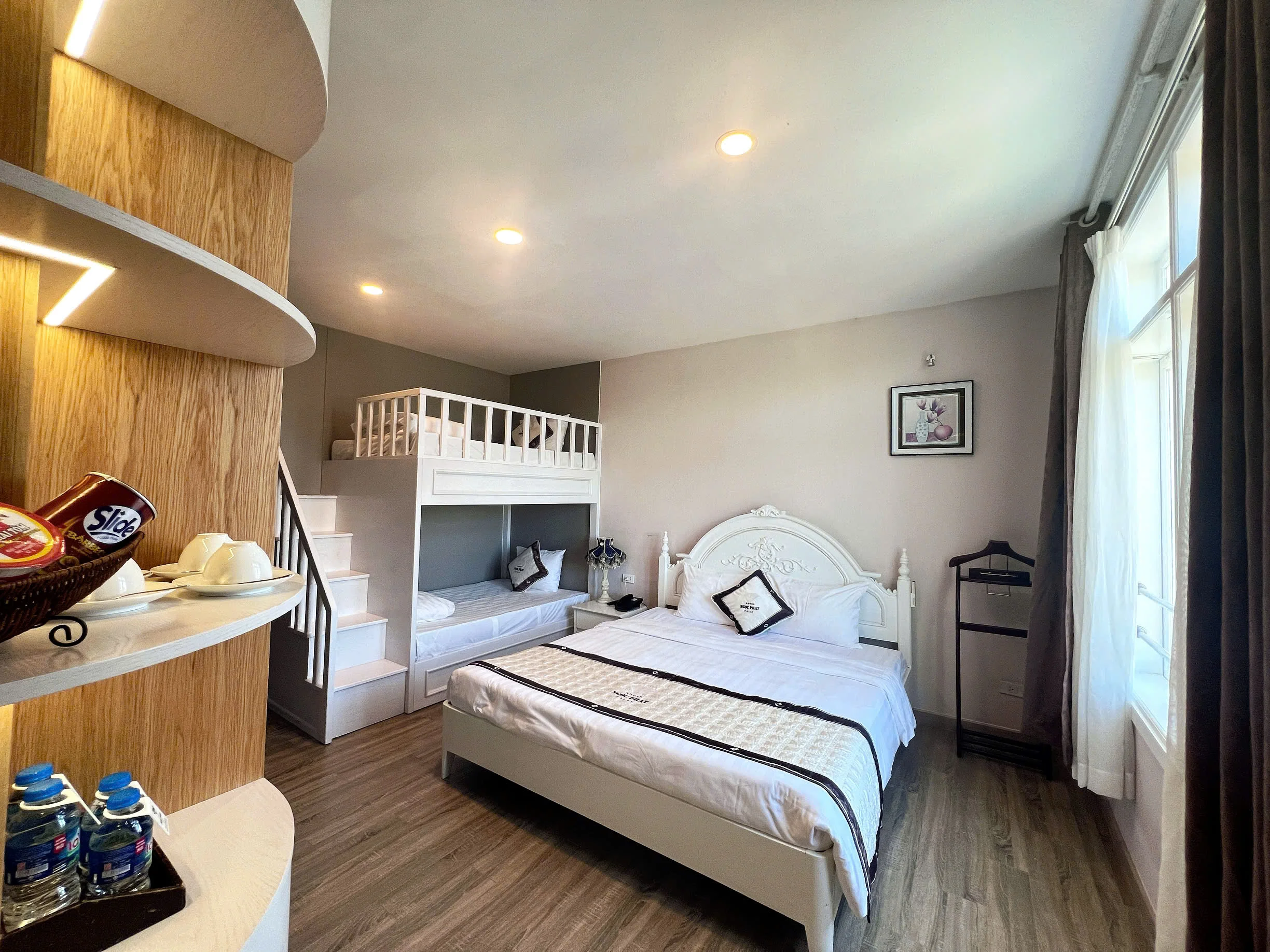 Khách sạn Ngọc Phát Đà Lạt: Review vị trí vàng, view hồ & giá tốt nhất | Phê Travel