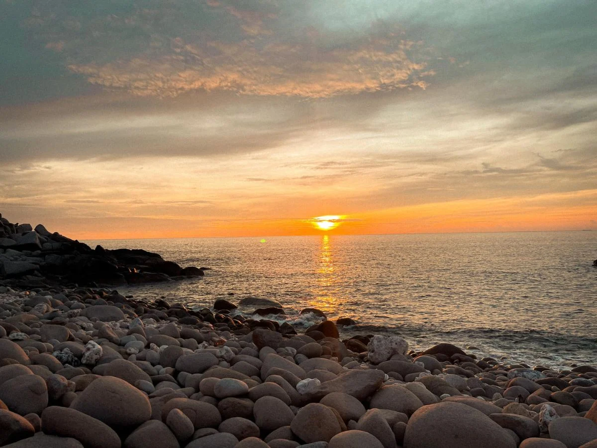 Tour đảo Bình Hưng 2 ngày 1 đêm: Lịch trình, điểm nổi bật, giá bán, kinh nghiệm du lịch & đơn vị uy tín giá rẻ