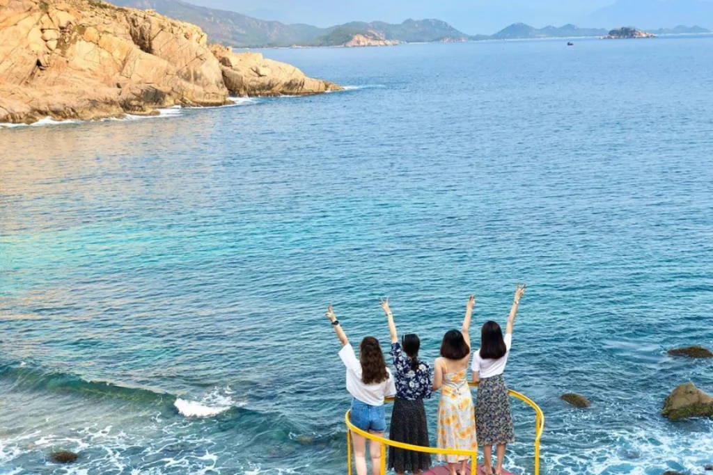 Tour Bình Hưng Bình Ba 2 ngày 2 đêm: Lịch trình, điểm nổi bật, giá bán, kinh nghiệm du lịch & đơn vị uy tín giá rẻ