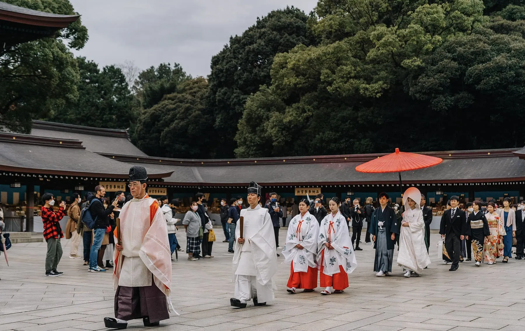 khong-gian-mua-dong-va-le-hatsumode