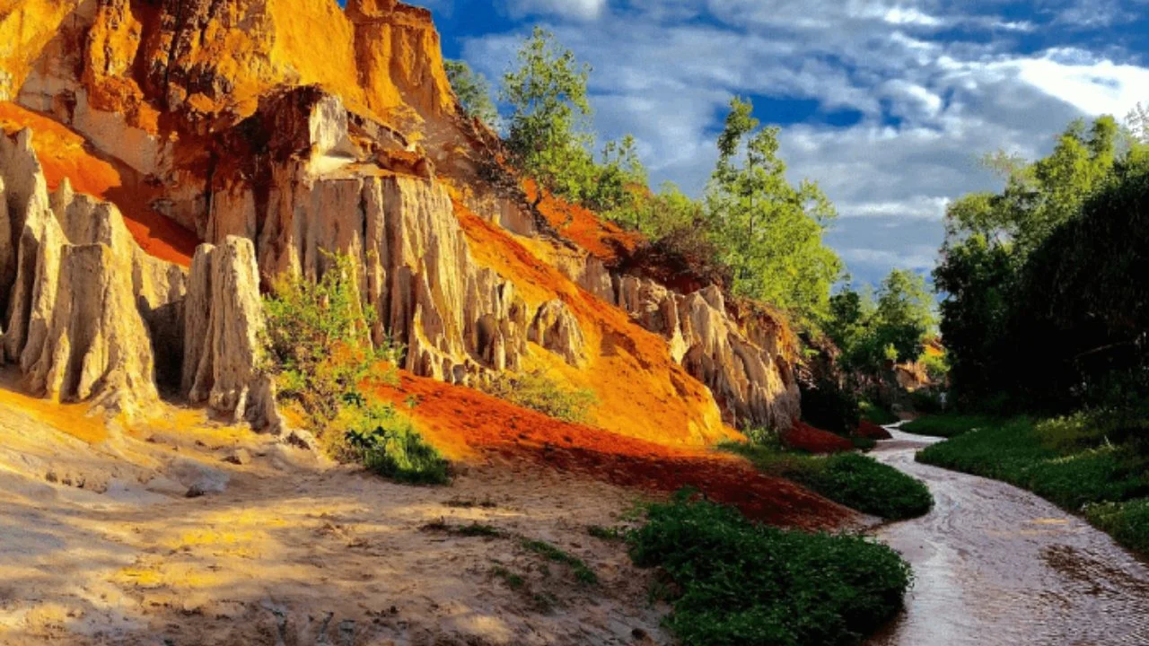 Suối Tiên Mũi Né: Vị trí, sức hút, kinh nghiệm du lịch & đơn vị uy tín