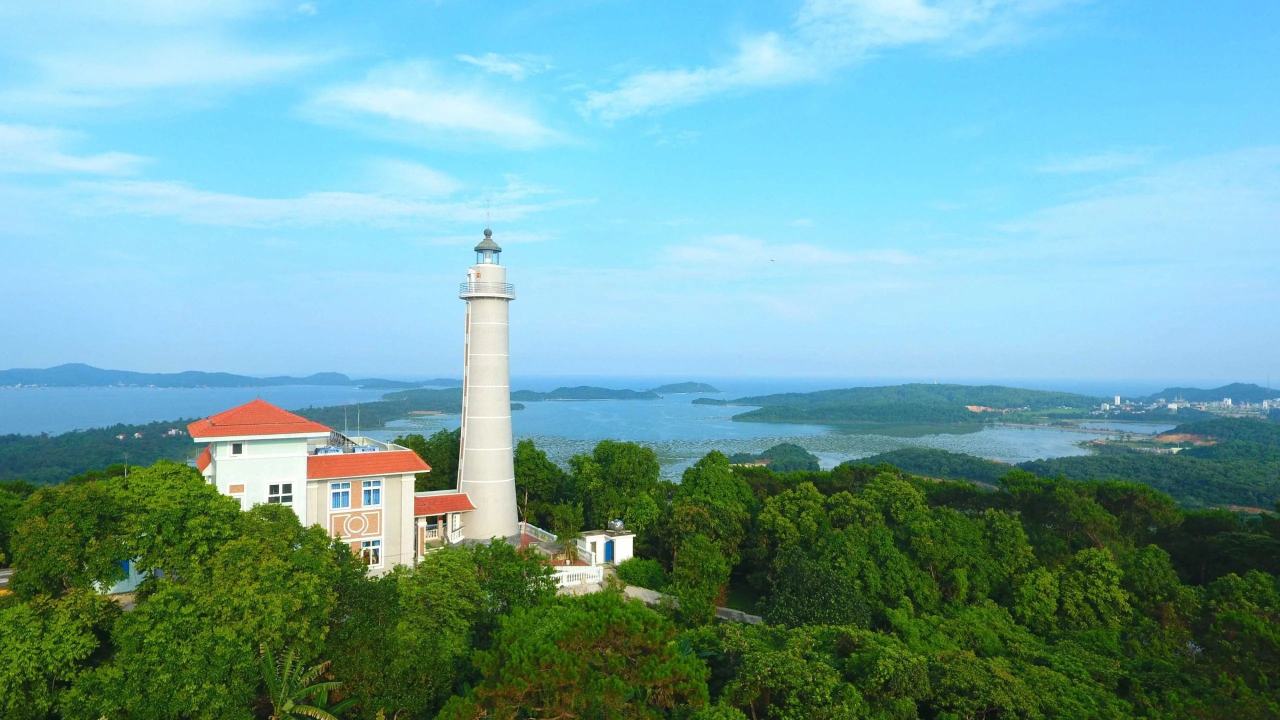 Tour đảo Cô Tô 3 ngày 2 đêm từ Hà Nội: Lịch trình, điểm nổi bật, giá bán, kinh nghiệm du lịch & đơn vị uy tín giá rẻ