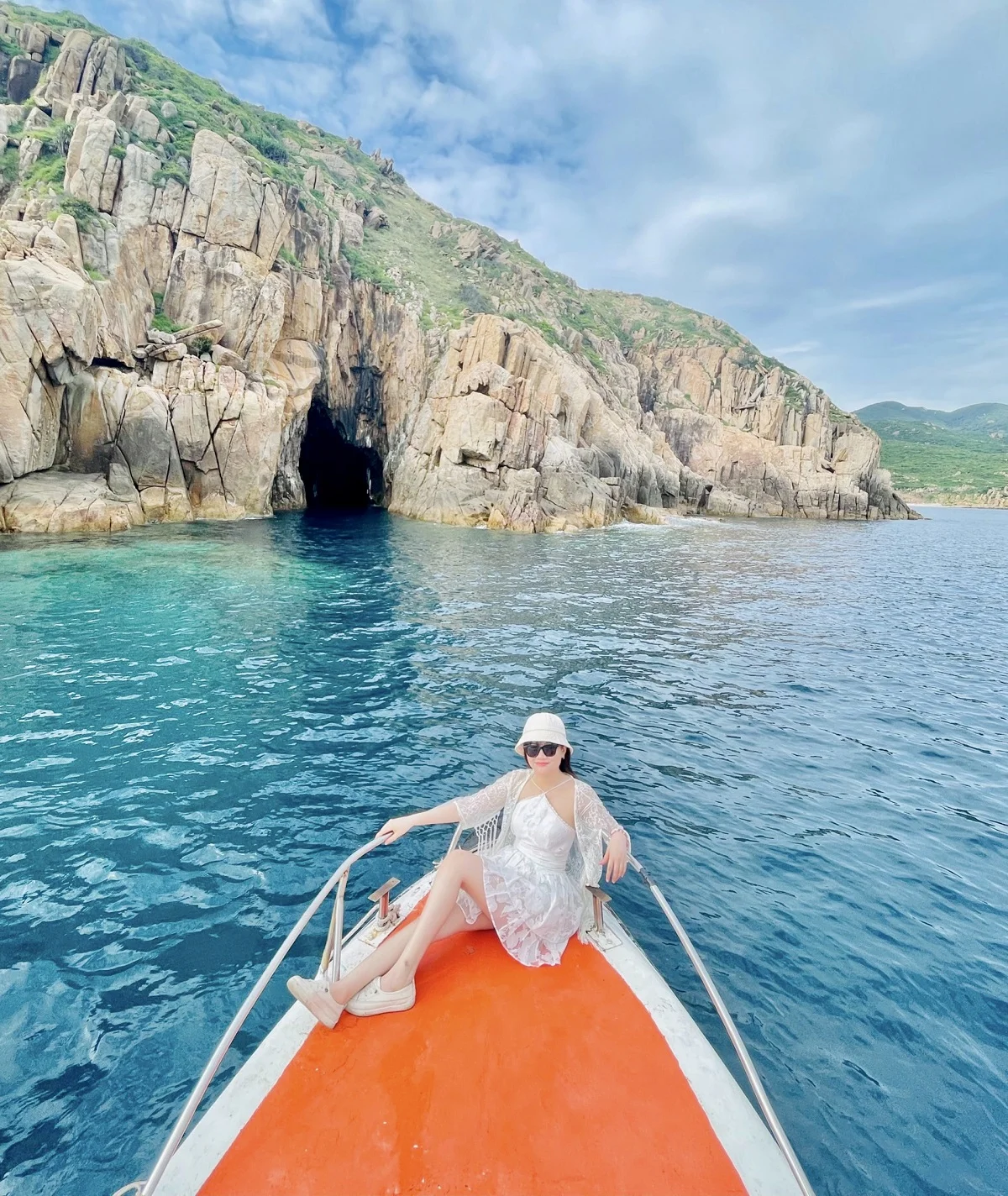 Tour Nha Trang 2 ngày 1 đêm: Lịch trình, điểm nổi bật, giá bán, kinh nghiệm du lịch & đơn vị uy tín giá rẻ