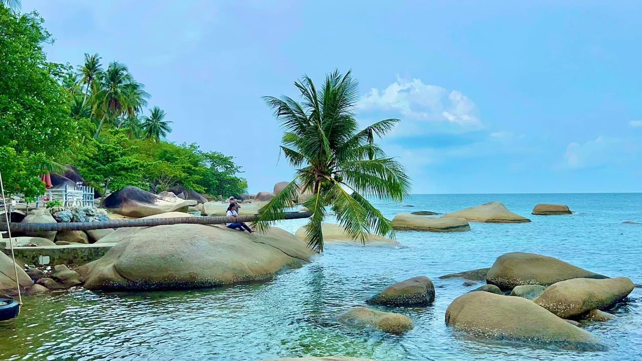 Tour Hòn Sơn 2 ngày 1 đêm: Lịch trình, điểm nổi bật, giá bán, kinh nghiệm du lịch & đơn vị uy tín