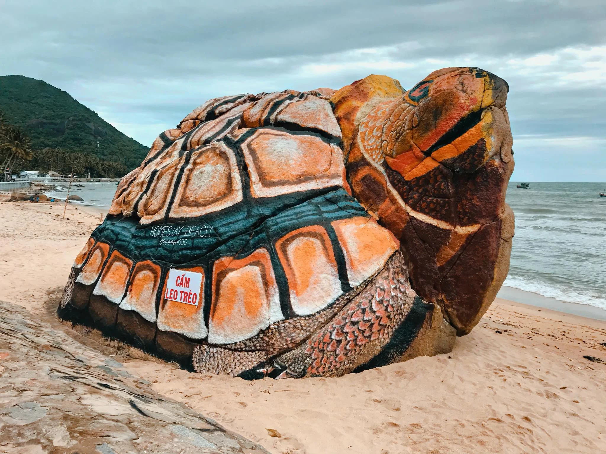 Tour Hòn Sơn 2 ngày 1 đêm: Lịch trình, điểm nổi bật, giá bán, kinh nghiệm du lịch & đơn vị uy tín