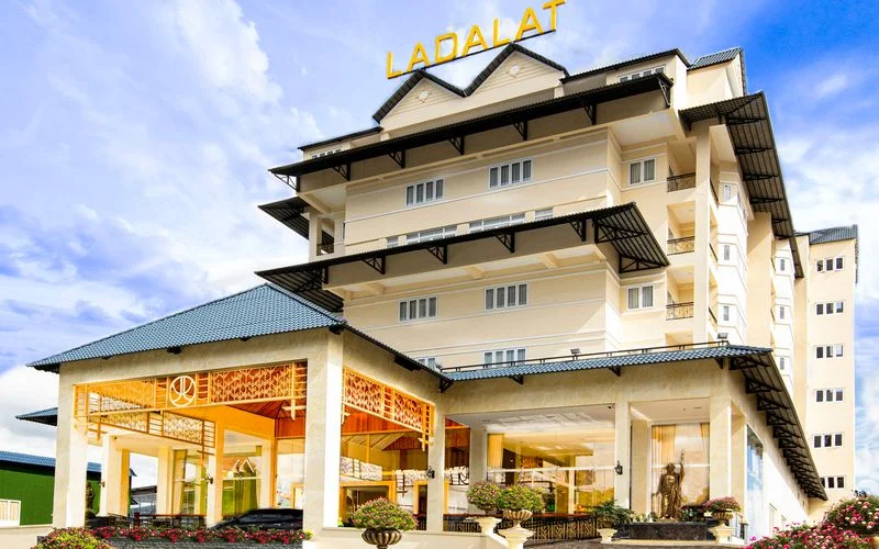 Kinh nghiệm đặt phòng và review trải nghiệm thực tế phòng Executive Suite khách sạn Ladalat Hotel