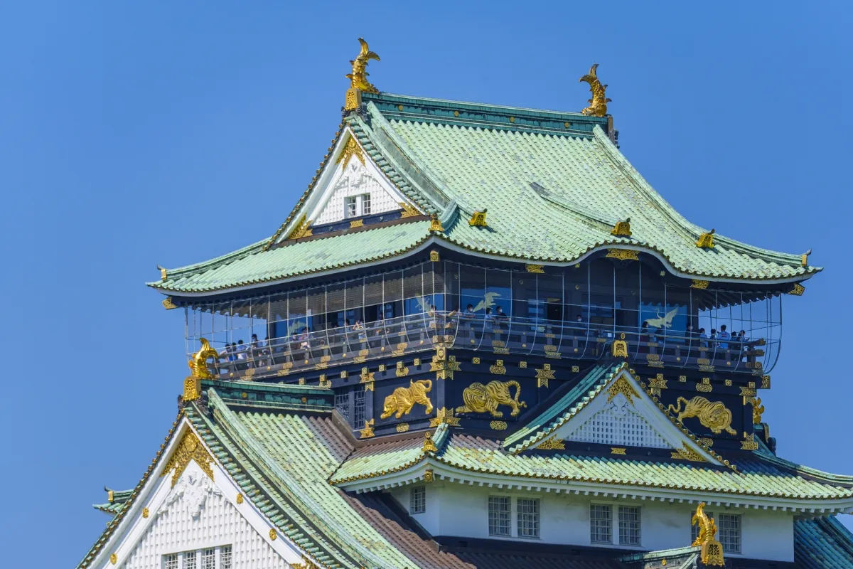 kien-truc-va-khong-gian-ben-trong-lau-dai-osaka