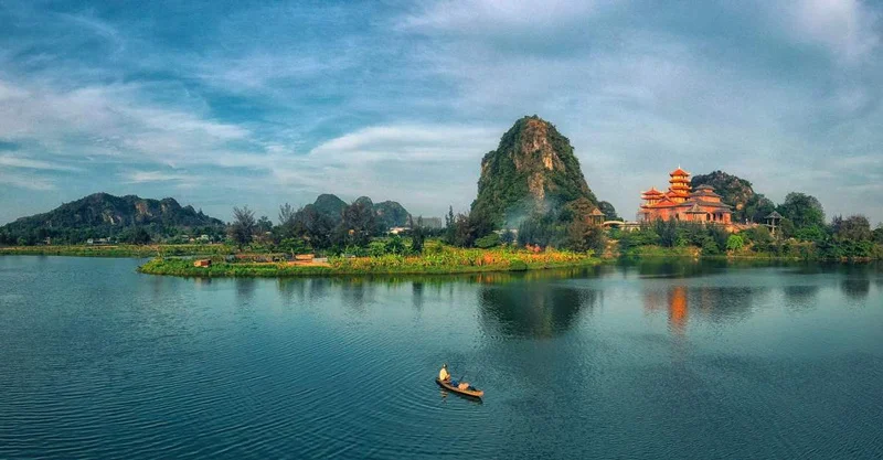 Tour Đà Nẵng city – Hội An – Bà Nà – Cầu Vàng – Bán Đảo Sơn Trà 3 ngày 2 đêm: Lịch trình, điểm nổi bật, giá bán, kinh nghiệm du lịch & đơn vị uy tín giá rẻ