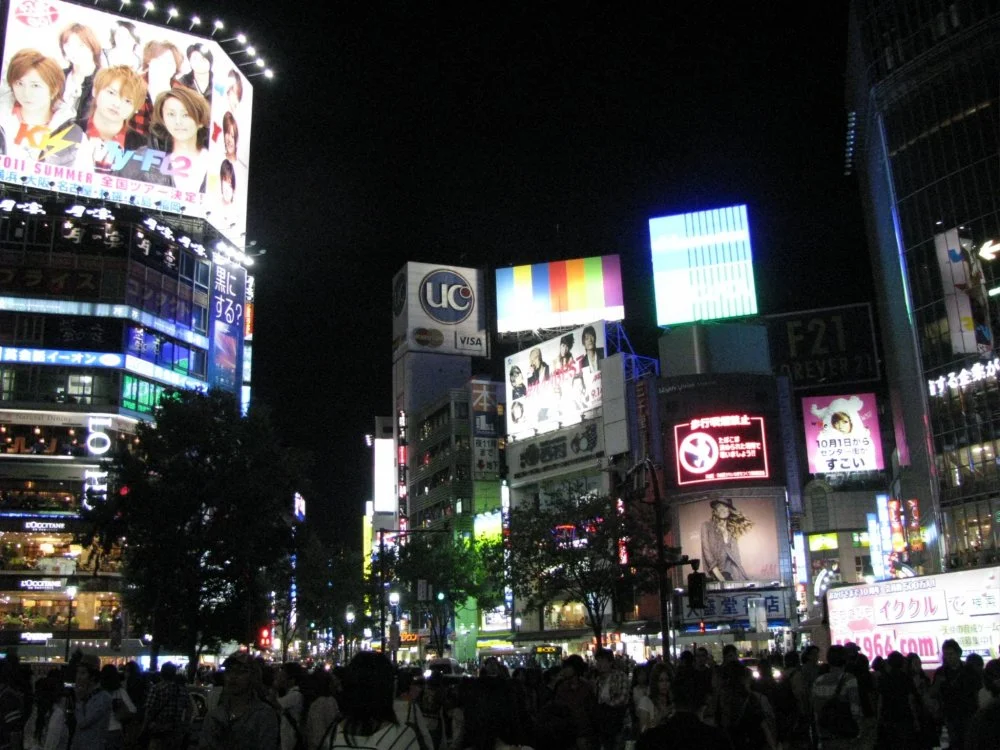tokyo-shibuya-at-night