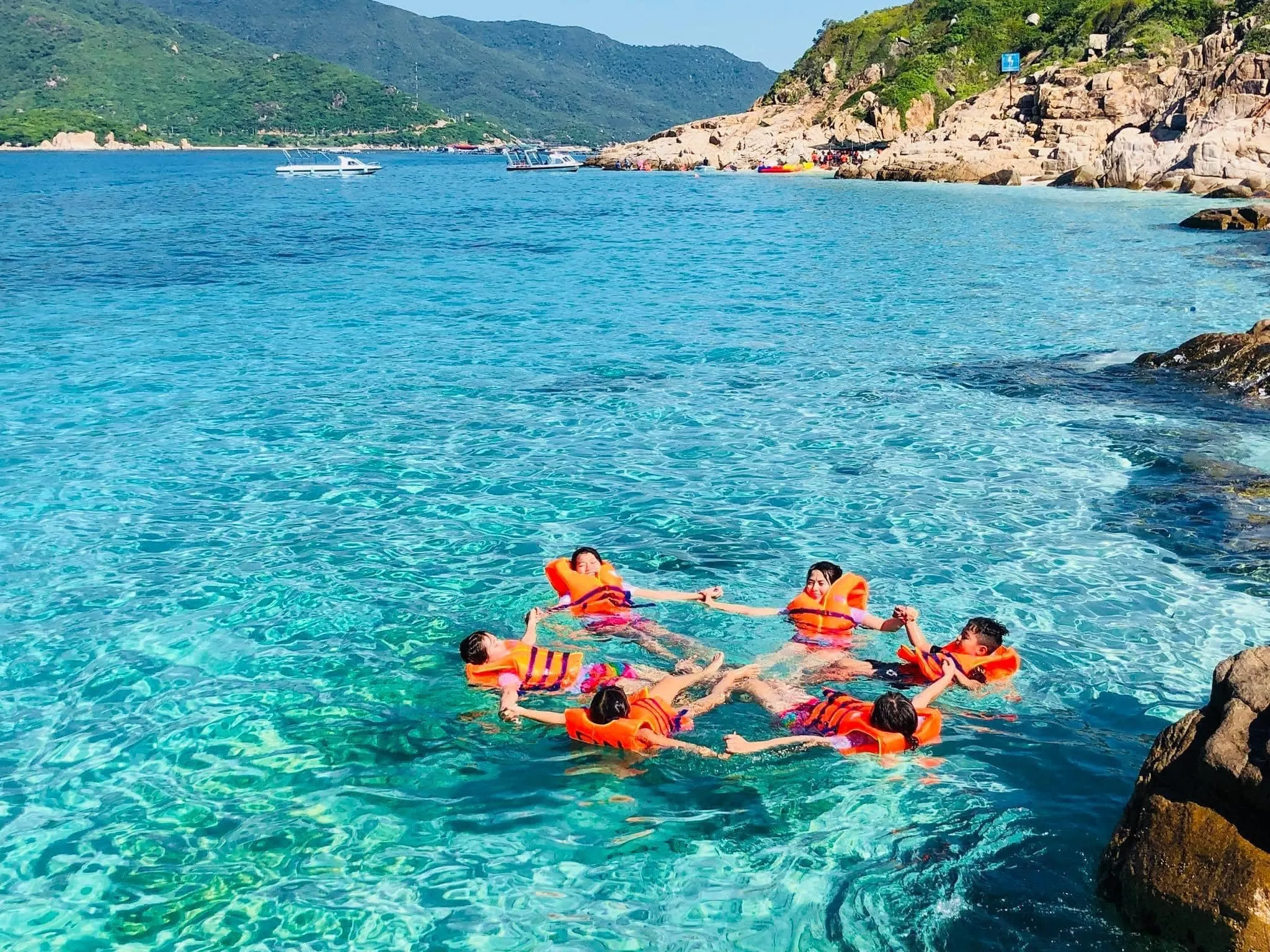 bai-kinh-co-gi-choi-kham-pha-nhung-hoat-dong-thu-vi-nhat-tai-bai-bien