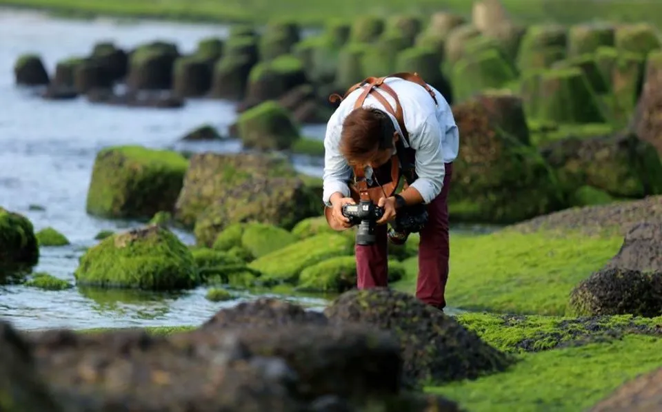 luu-y-ve-thuy-trieu-va-an-toan-khi-kham-pha-bai-reu-nha-trang