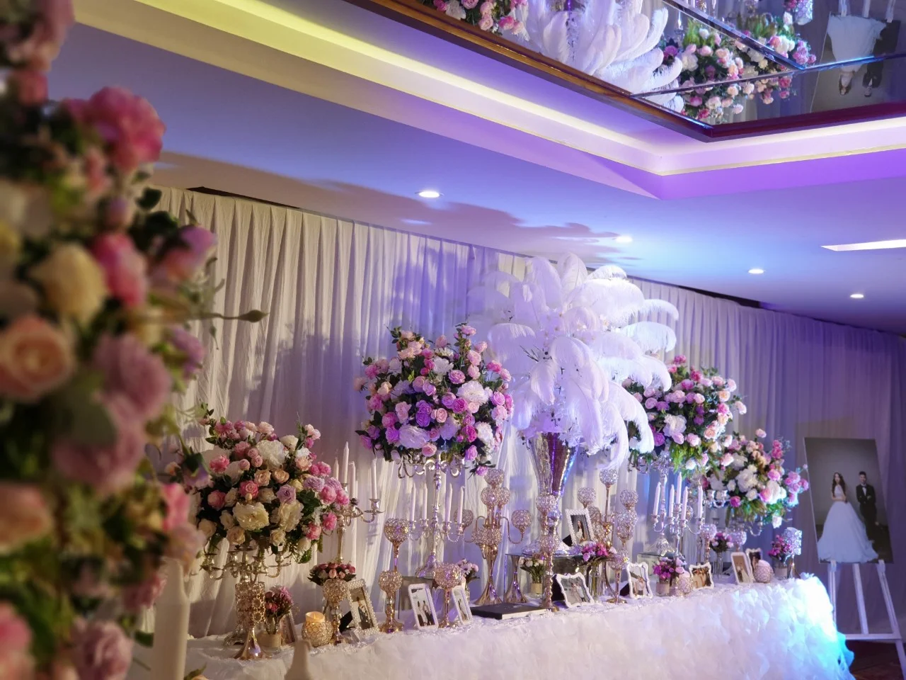 Ho-tro-len-y-tuong-va-trang-tri-tiec-cuoi-(Decoration)