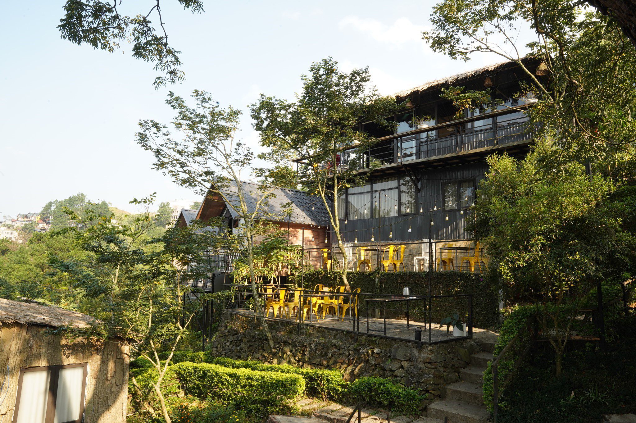 Chillout Village Tà Xùa: Vị trí, tiện ích, giá bán, kinh nghiệm đặt phòng & đơn vị uy tín