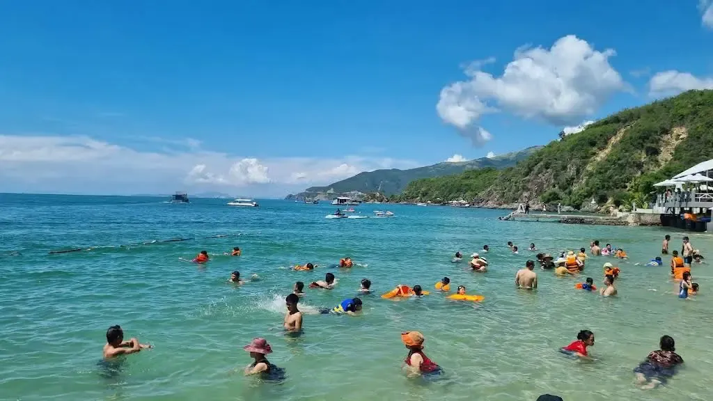 tai-sao-du-lich-dao-nha-trang-lai-thu-hut-du-khach-tim-kiem-ve-dep-hoang-so