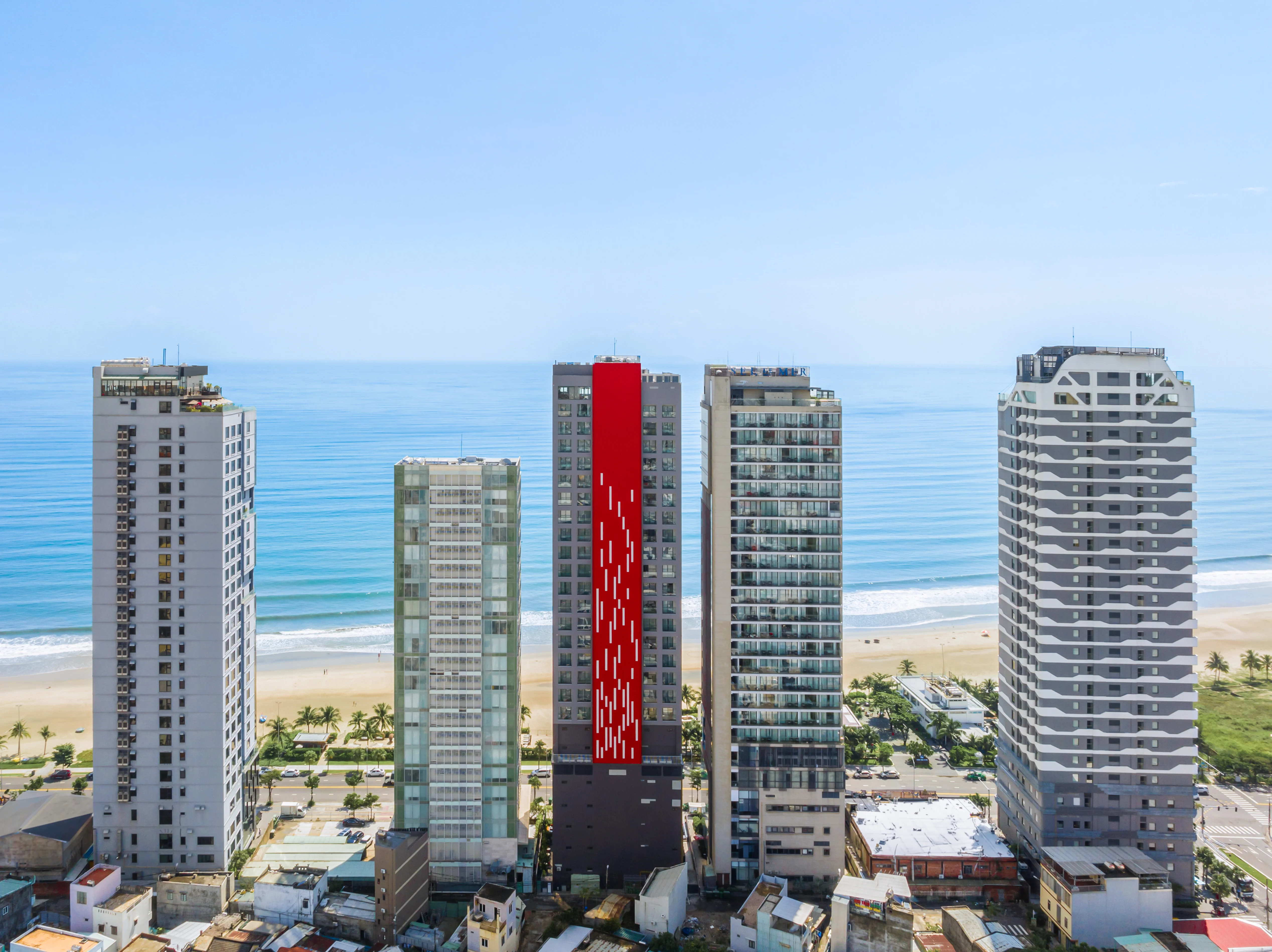 Radisson Red: Vị trí, đặc điểm, tiện ích, giá bán các hạng phòng & kinh nghiệm đặt phòng