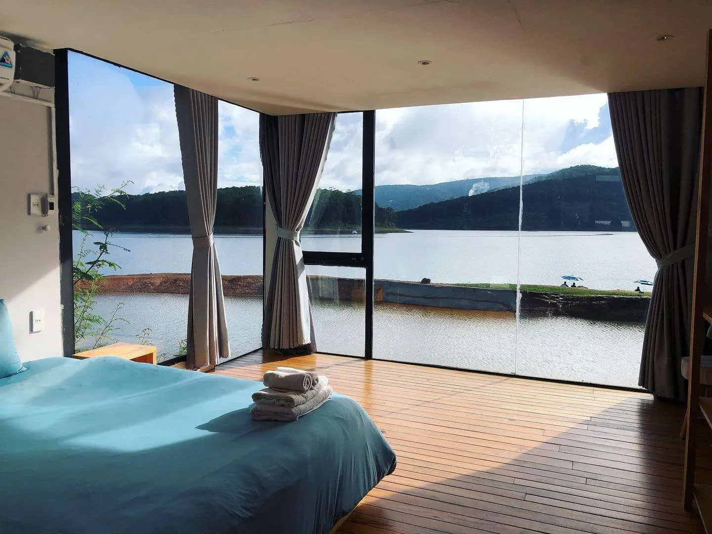 goi-y-mot-so-khach-san-quanh-ho-tuyen-lam-duoc-ua-thich-nhat