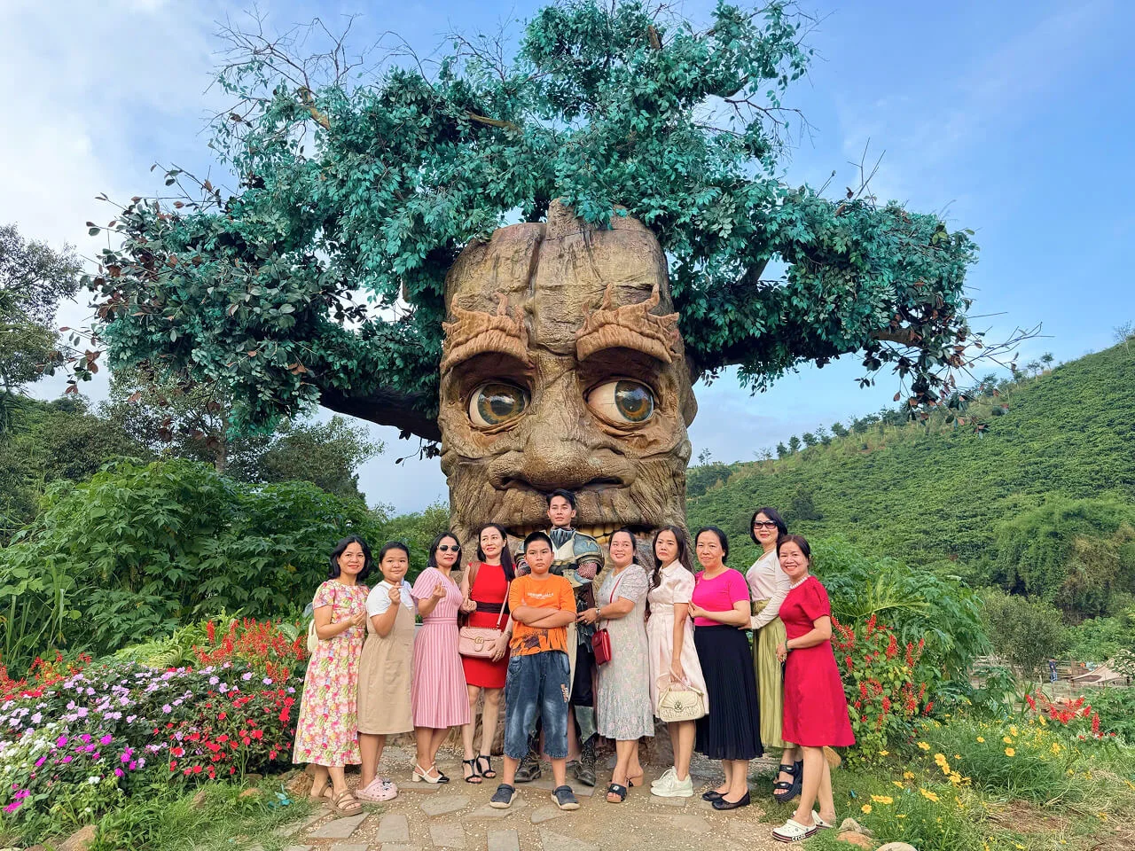 phuong-an-di-chuyen-noi-o-tu-thue-xe-may-hay-mua-tour-ghep-1-ngay