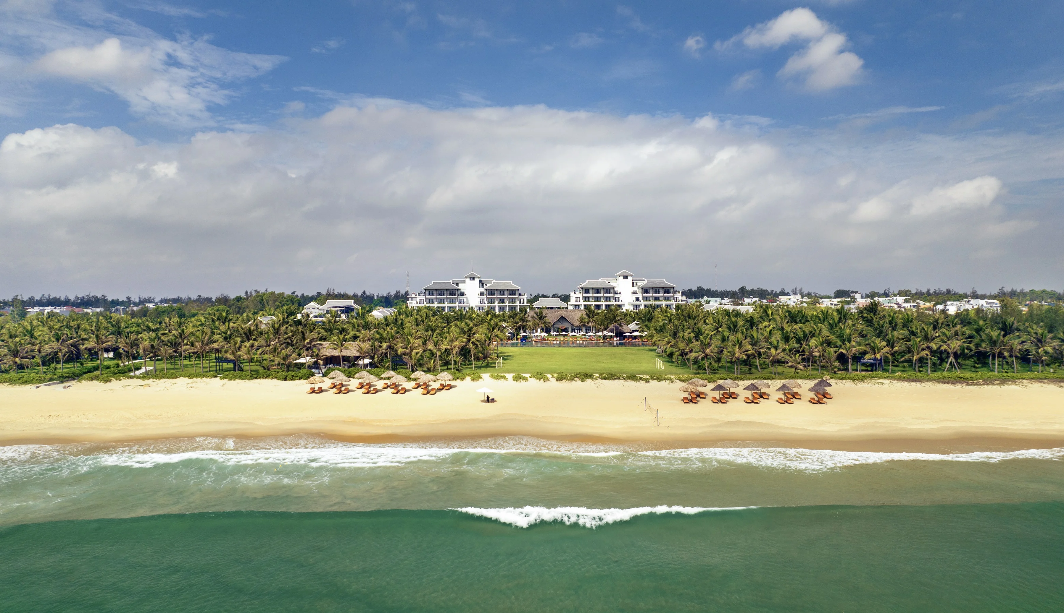 Bliss Hội An Beach Resort & Wellness: Vị trí, đặc điểm, tiện ích, giá bán các hạng phòng & kinh nghiệm đặt phòng