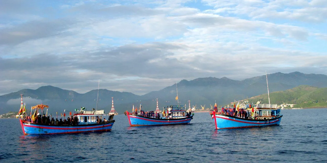 tai-sao-phe-travel-la-don-vi-uy-tin-so-1-to-chuc-tour-tham-quan-lang-ong-nam-hai