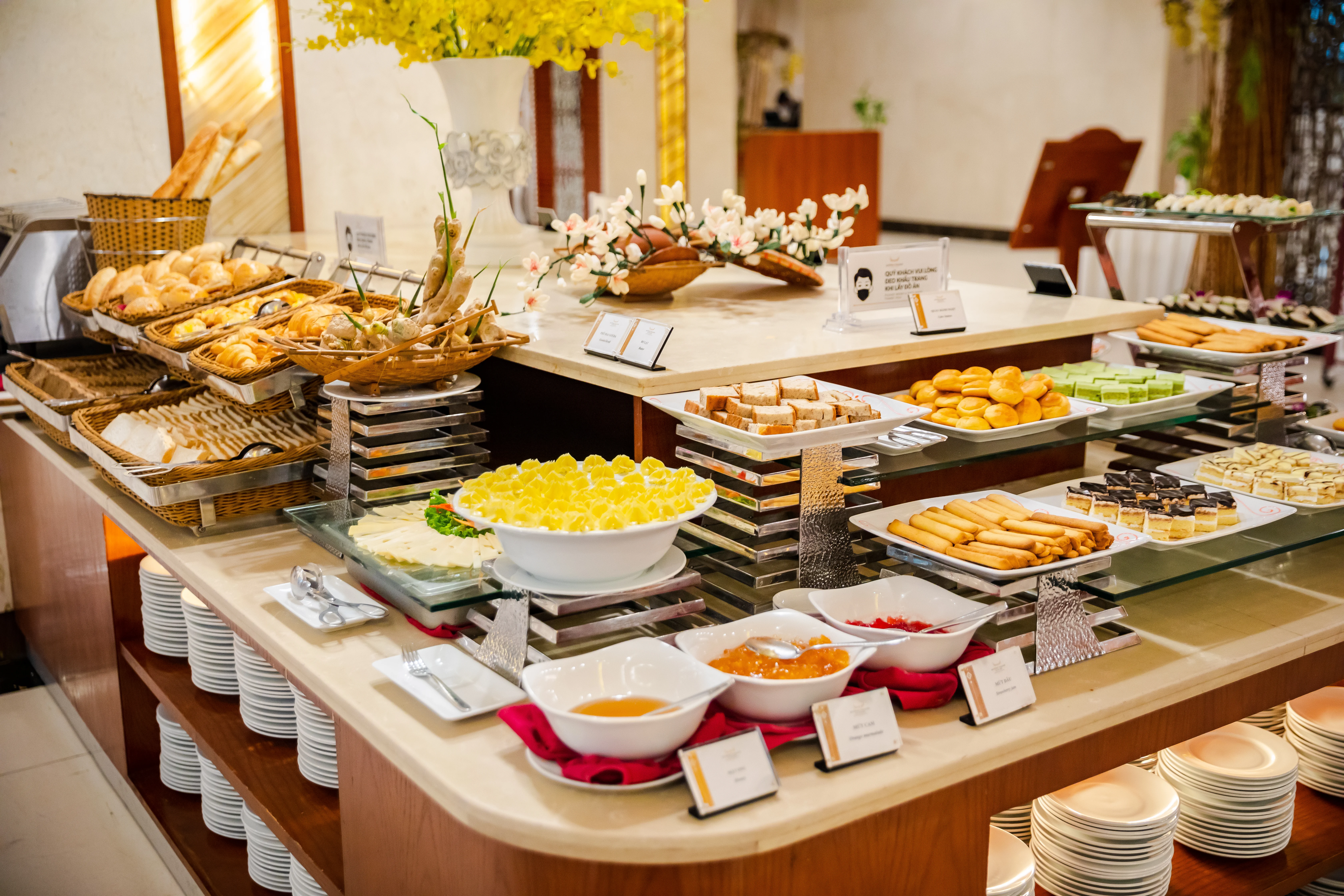 Chinh-sach-phu-thu-them-nguoi-va-tre-em-(Goi-Package)