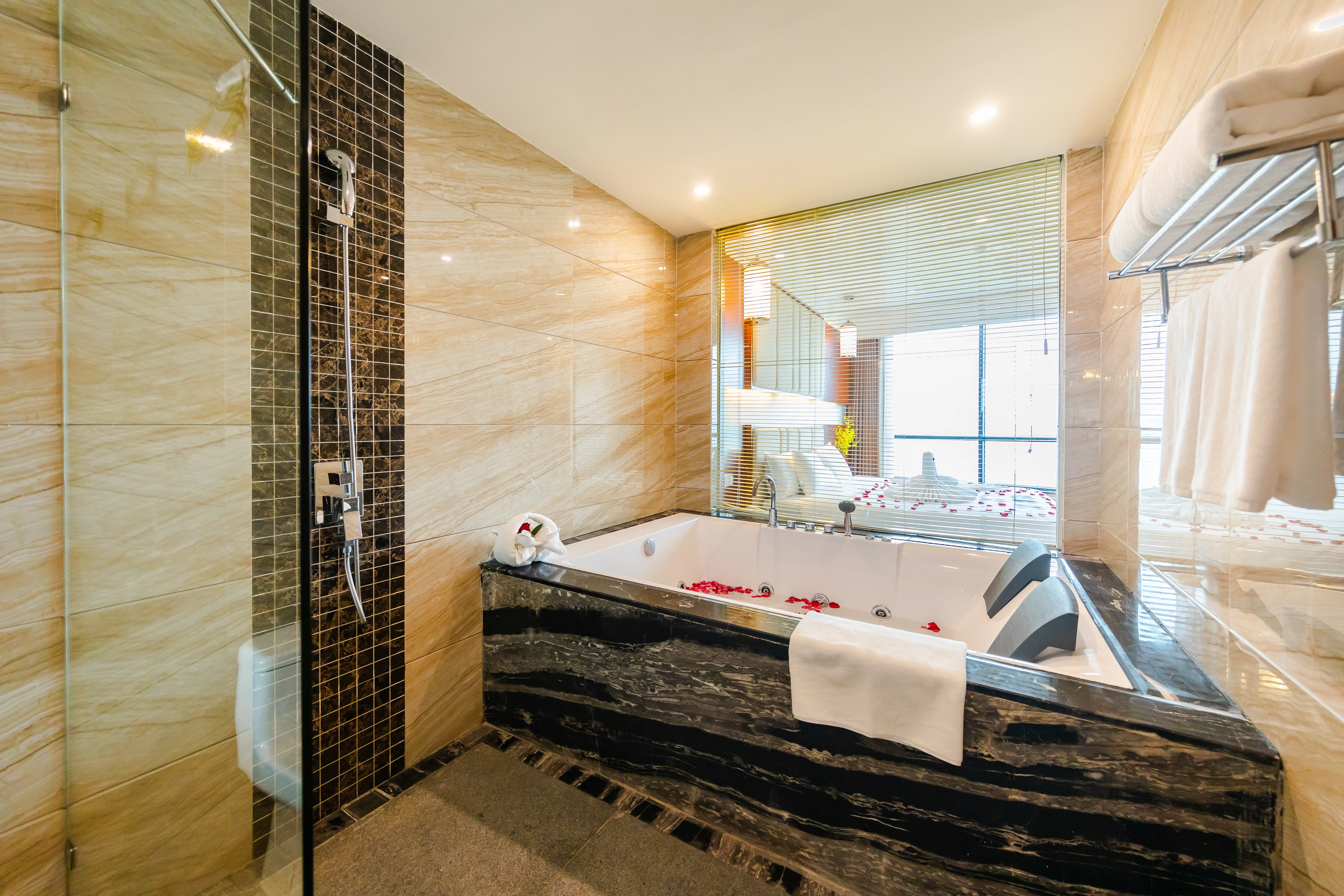 Chi-tiet-cac-hang-phong-tai-khach-san-Muong-Thanh-Luxury-Quang-Ninh