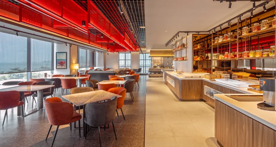 Radisson Red: Vị trí, đặc điểm, tiện ích, giá bán các hạng phòng & kinh nghiệm đặt phòng