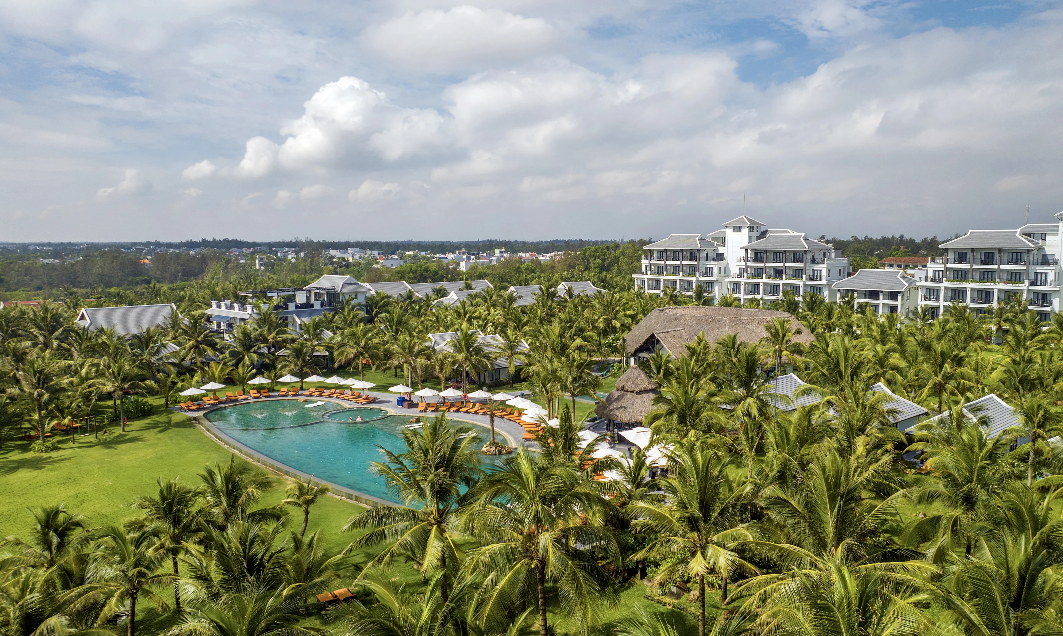 Bliss Hội An Beach Resort & Wellness: Vị trí, đặc điểm, tiện ích, giá bán các hạng phòng & kinh nghiệm đặt phòng