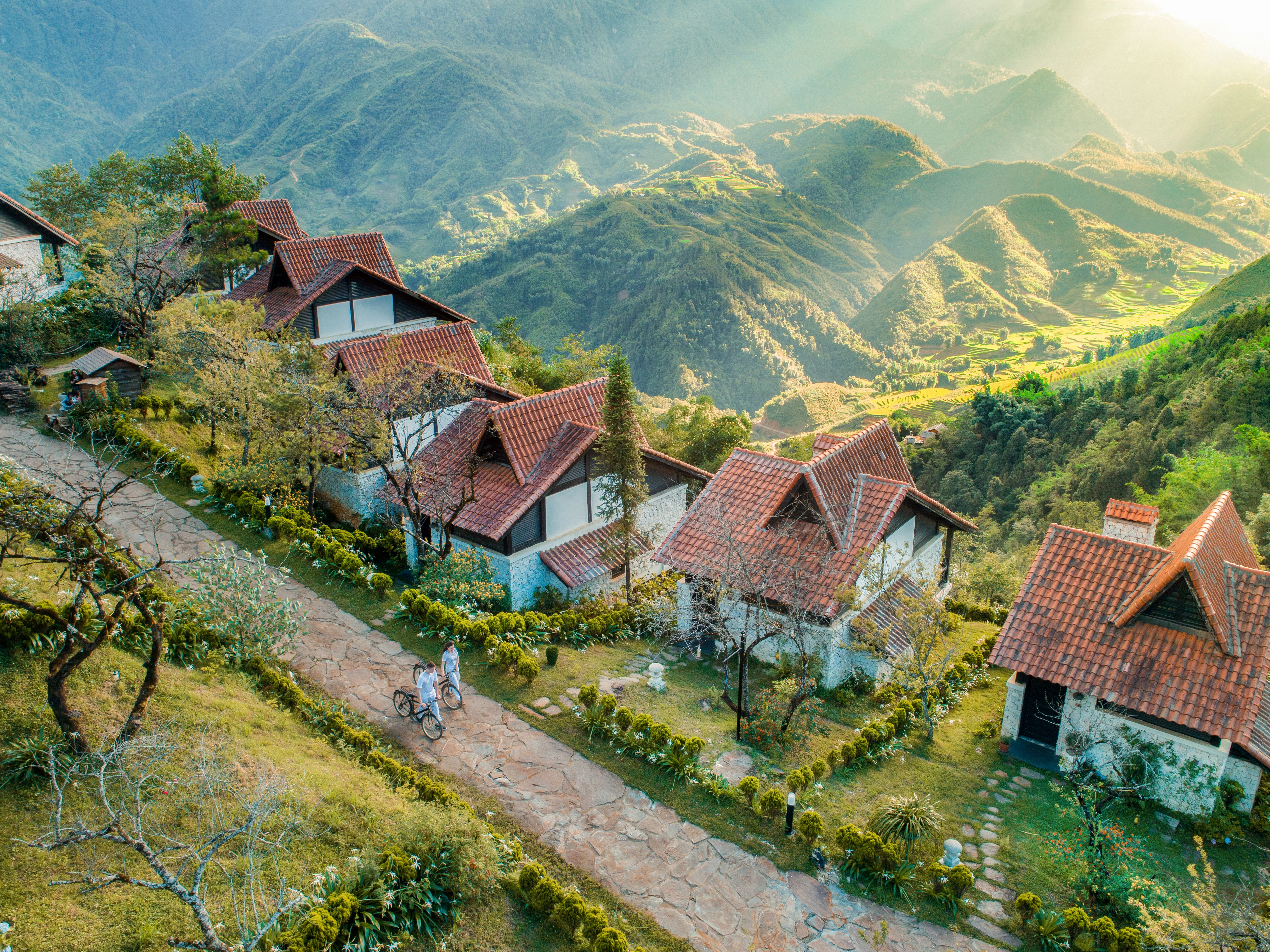 Nên ở Bugalow cọ hay Biệt thự thung lũng Sapa Jade Hill Resort?