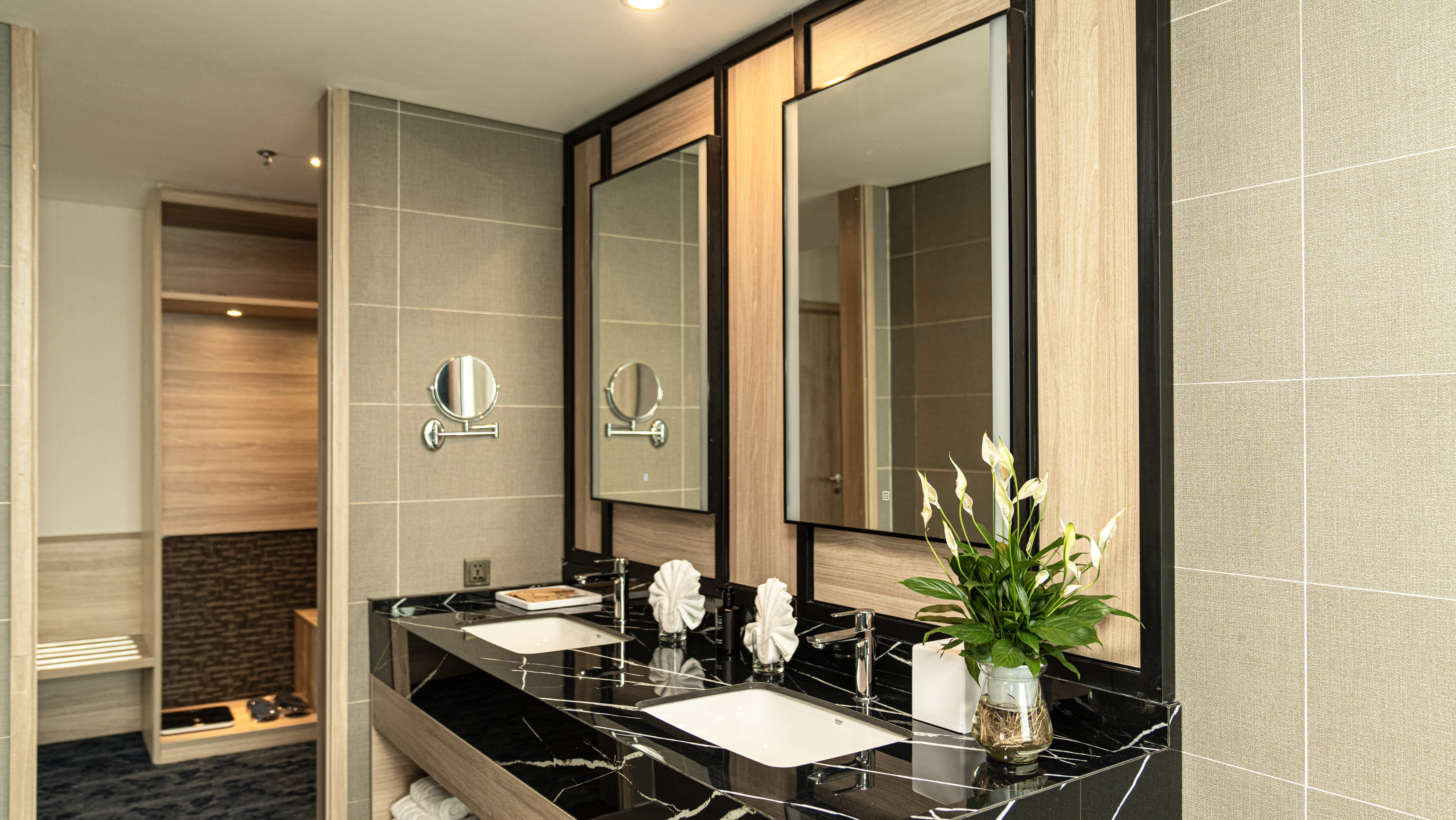 Hang-phong-Premier-Suite