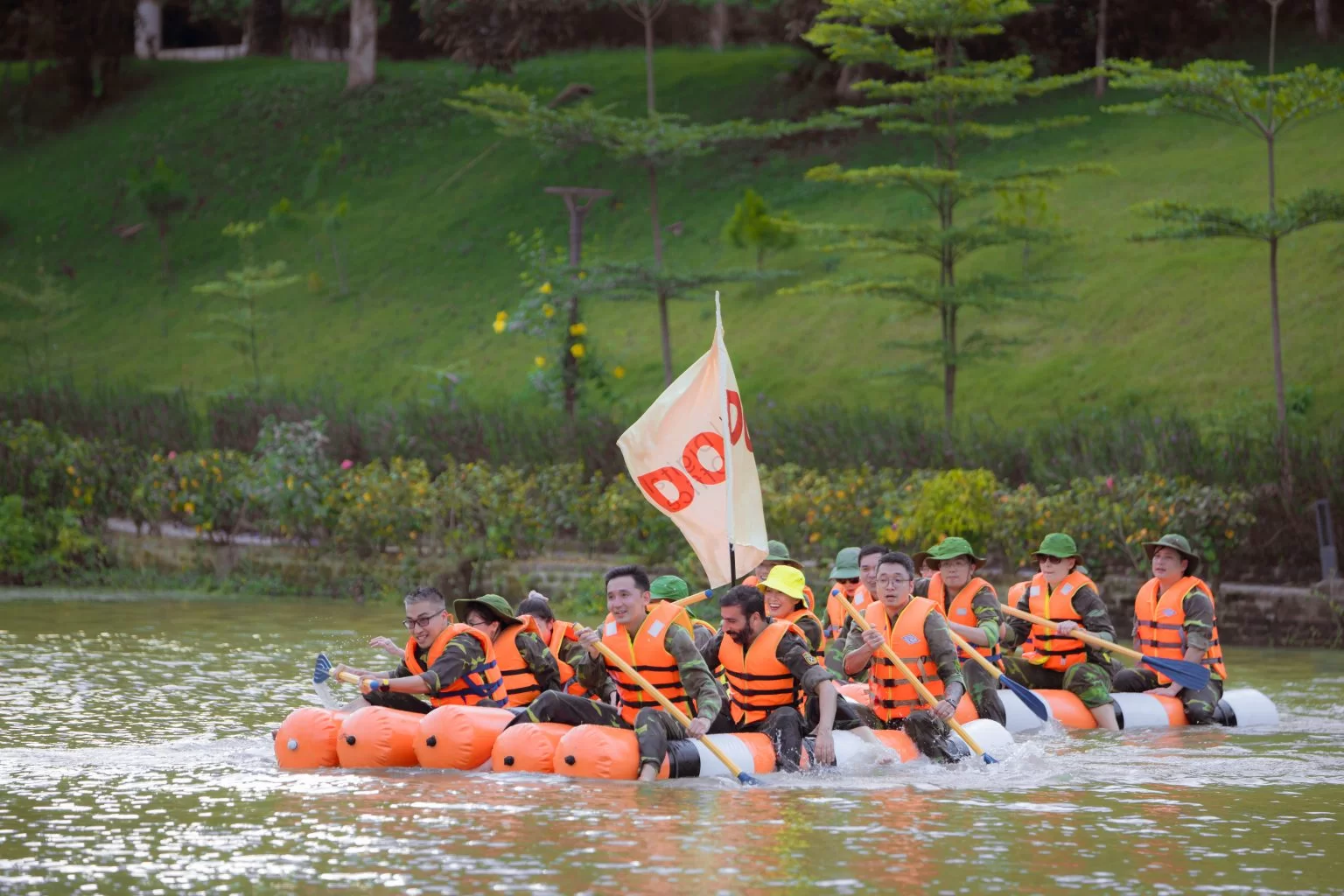 Team building Hạ Long: địa điểm, các hoạt động, chi phí, kinh nghiệm và đơn vị tổ chức