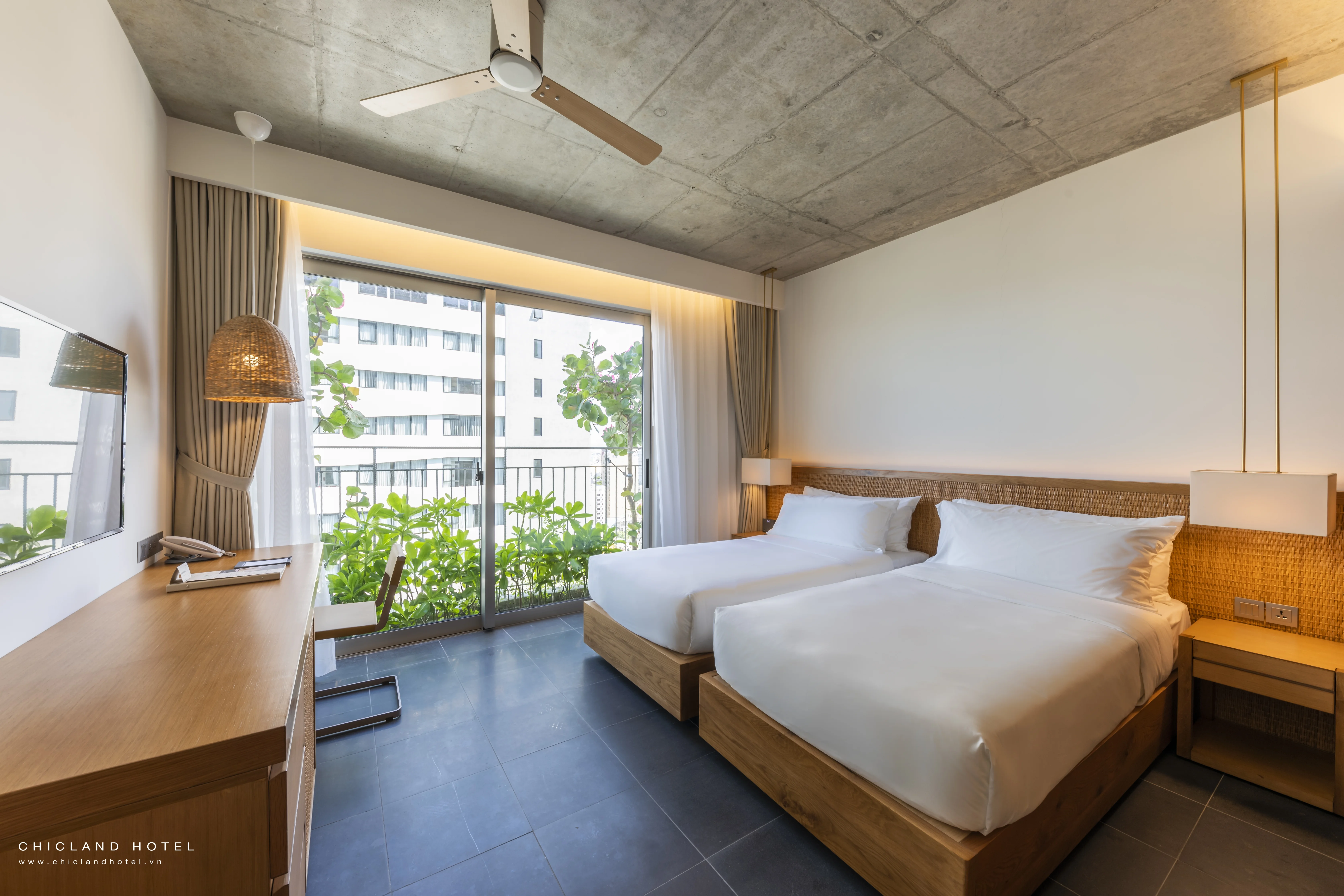 the-su-ban-cong-deluxe-with-balcony-2