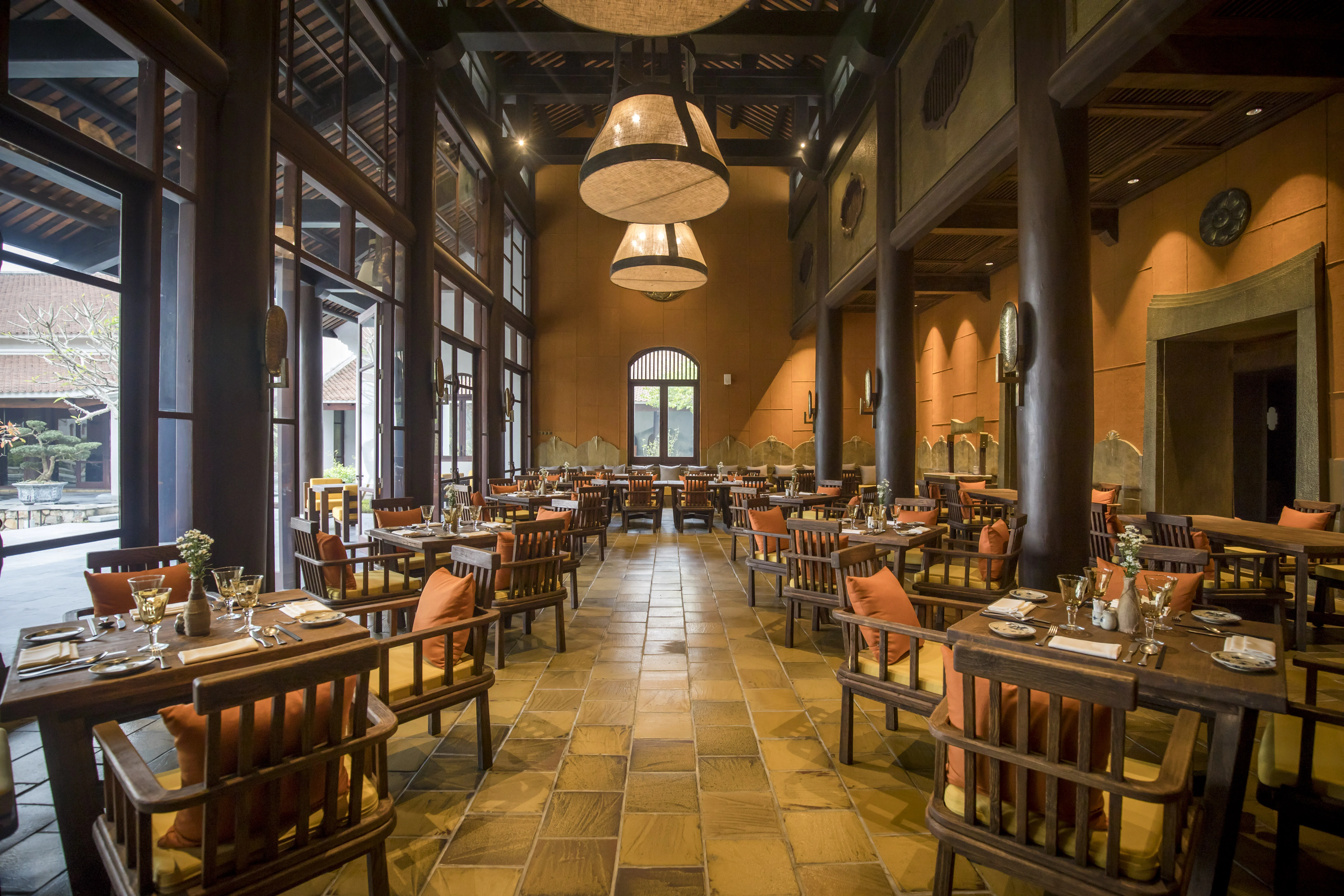 Cẩm nang đi Legacy Yên Tử cho gia đình có người già và trẻ em