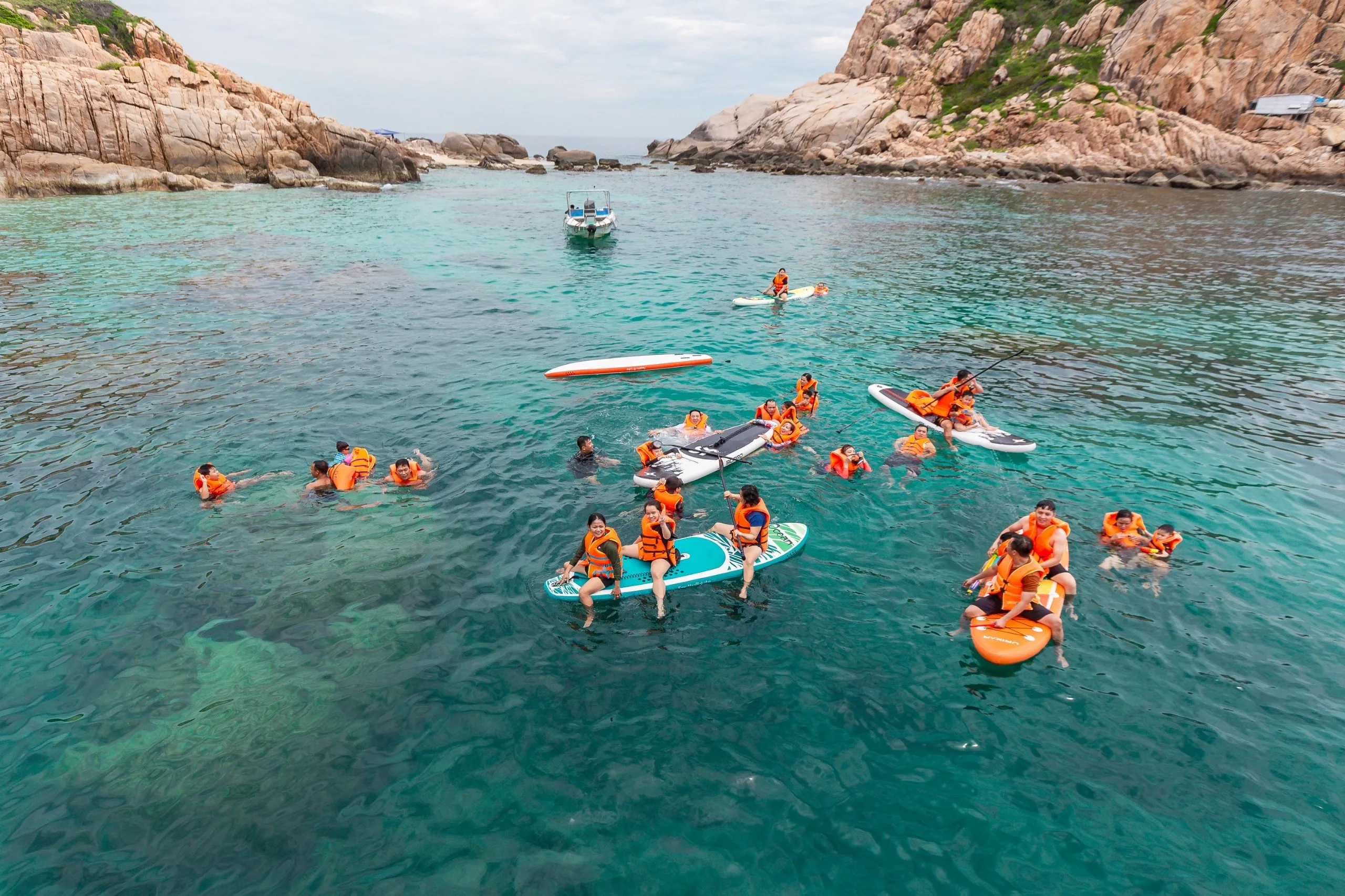 vinh-vinh-hy-bien-ninh-chu-ninh-thuan-so-huu-he-sinh-thai-nao-noi-bat